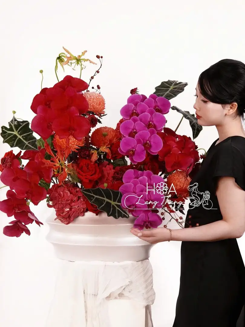 Bình hoa lan hồ điệp mix trang trí - Orchid Elegance