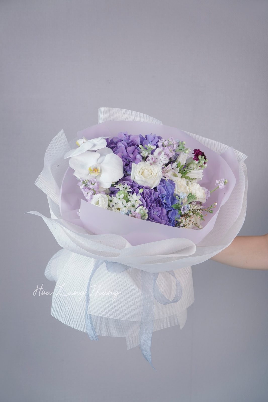 Bó hoa cẩm tú cầu tím mix hoa phụ nhập khẩu - Lavender Reverie — góc khác