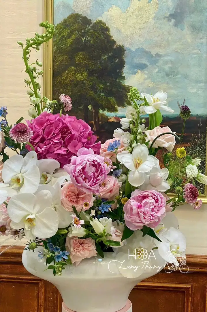 Bình hoa hồng mix tông hồng - Blush Elegance — góc khác