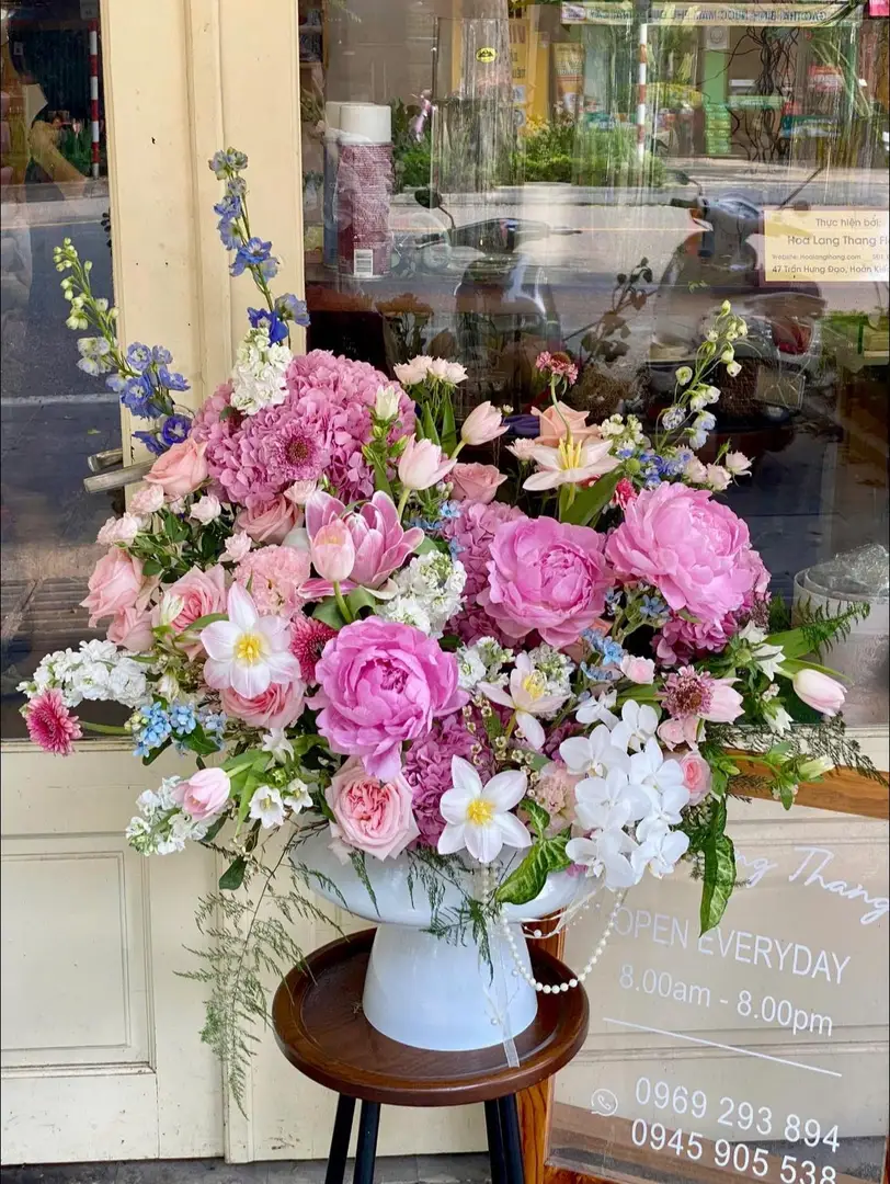 Bình hoa mẫu đơn mix hoa lá phụ - Peony Elegance - Hoa Lang Thang