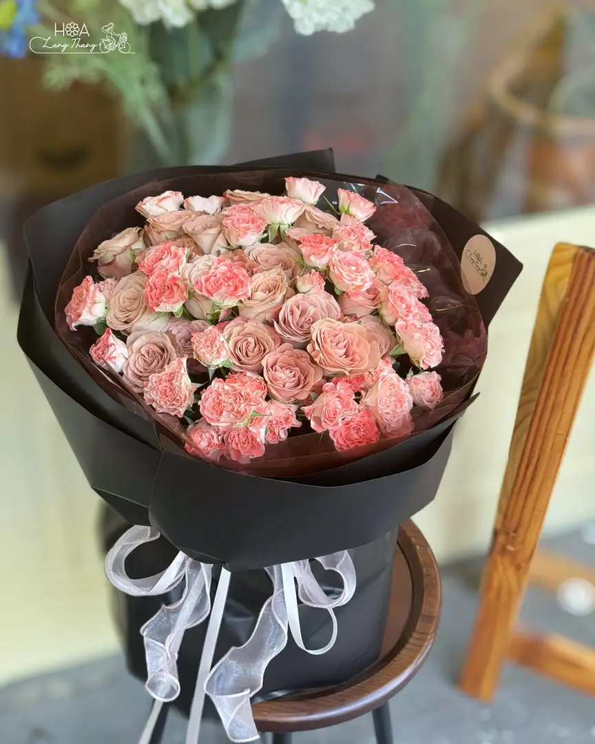 Bó hoa hồng Capuchino mix hồng chùm nhạt - Caramel Romance