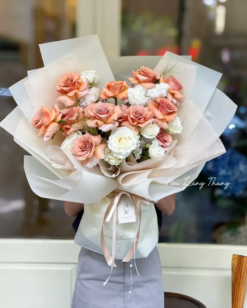 Bó hồng shimmer gỗ gardening - Whispered Elegance