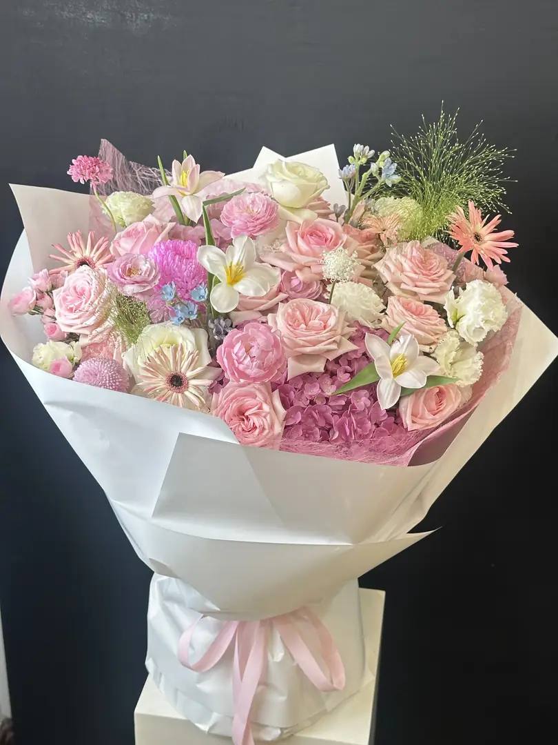 Bó hồng pastel mix đồng tiền