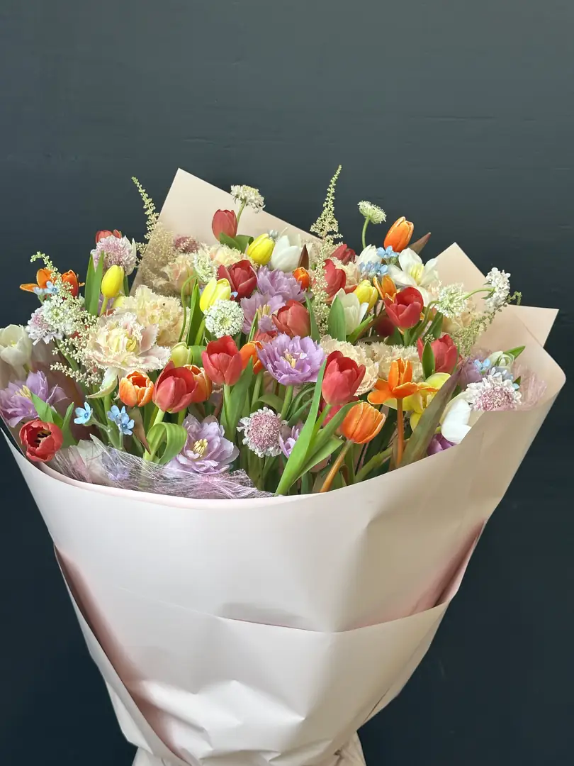 Bó tulip mix sắc màu - Ảnh 1