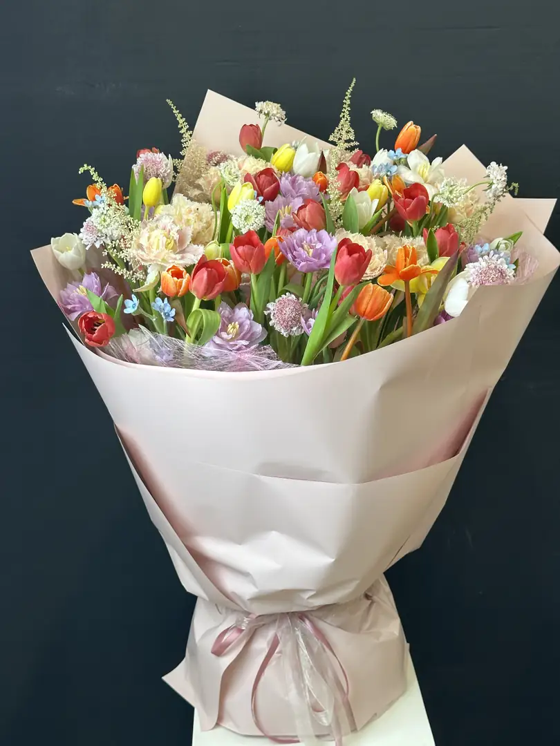 Bó tulip mix sắc màu - Thumbnail 2