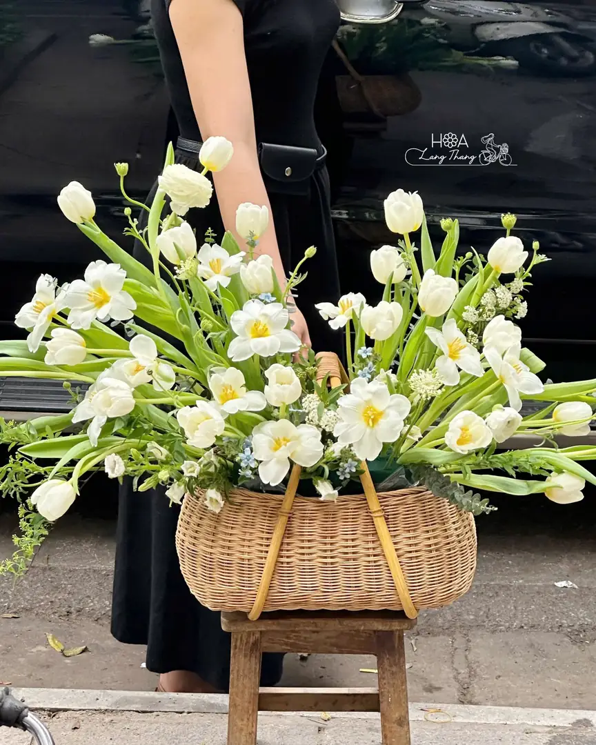 Giỏ mây tulip trắng - Ảnh 1