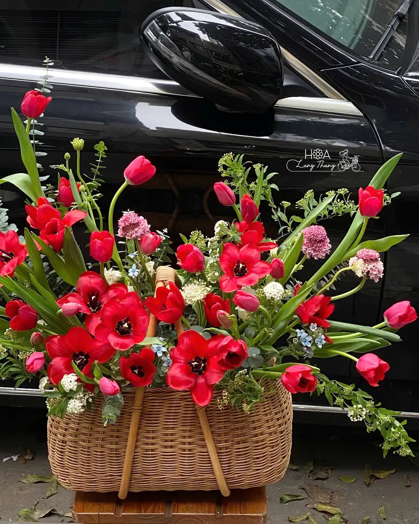 Giỏ mây tulip đỏ - Ảnh 1