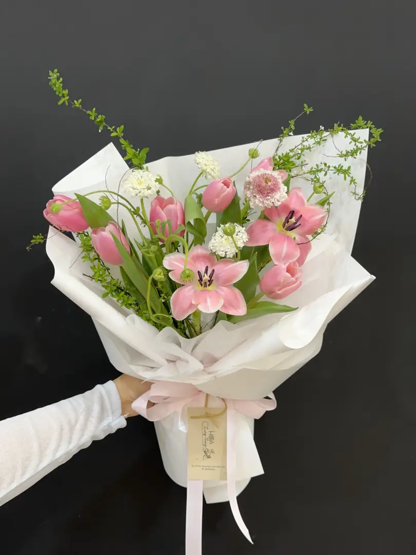 Bó tulip hồng mix ly hồng