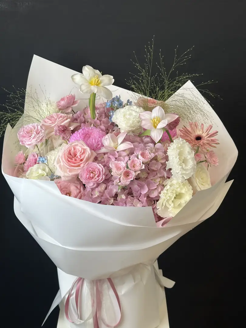 Bó hồng pastel mix cẩm tú cầu tím