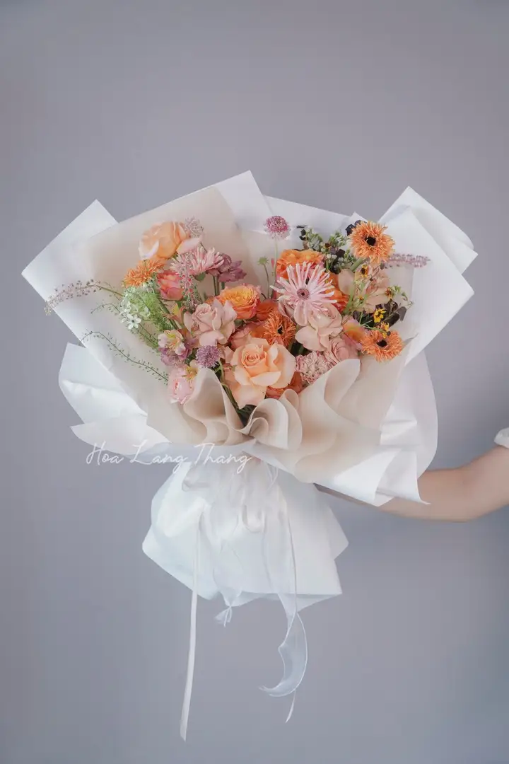 Mua hoa tặng người yêu Hà Nội: Lựa chọn hoàn hảo từ Hoa Lang Thang