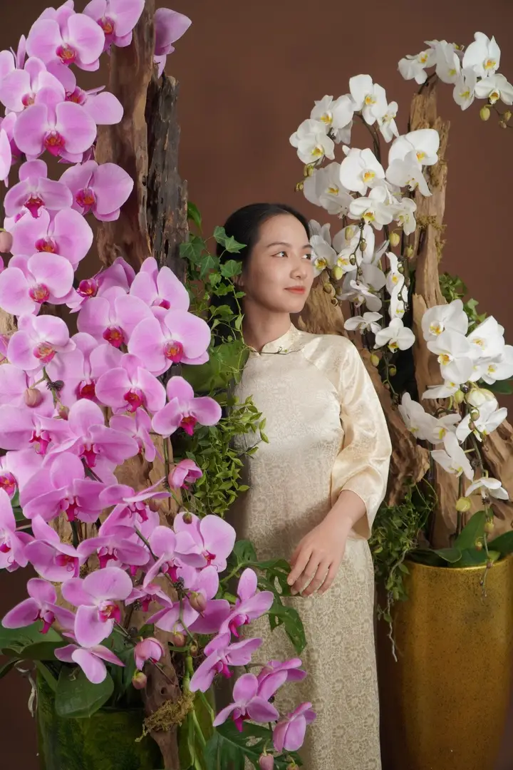 Lẵng hoa kỷ niệm Hà Nội: chọn hoa nhập khẩu tươi lâu, ý nghĩa sâu