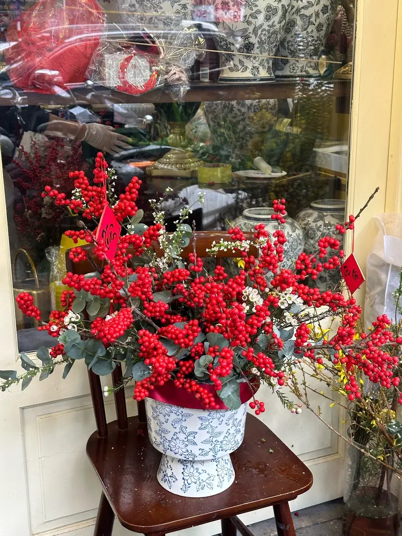 Hoa chia buồn giao nhanh Hà Nội — Bó hoa tươi tặng chia sẻ nỗi buồn