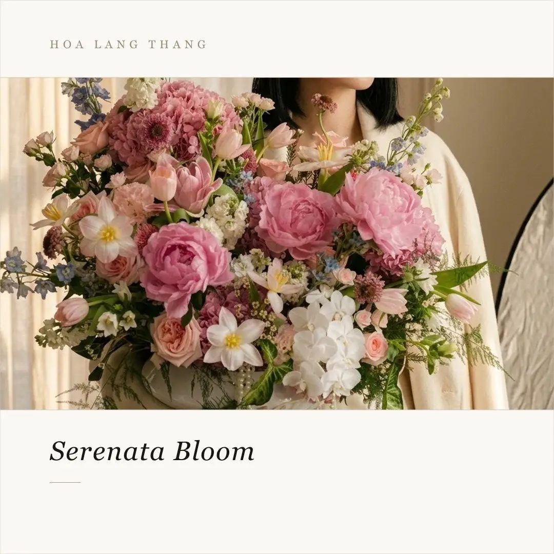 Giỏ hoa Serenata Bloom với hoa hồng, tulip, lan hoàng thảo và cắm kiểu sang trọng