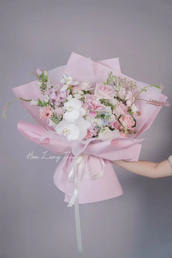 Hoa tươi Hoa Lang Thang — Hoa Tặng 20/10 Cho Sếp Nữ Công Sở — Gợi Ý Tinh Tế Từ Hà Nội