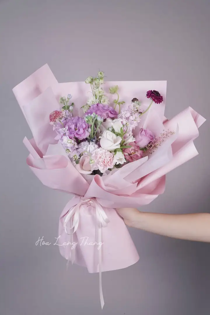 Hoa gì tặng chia buồn ở Hà Nội – Lựa chọn hoa tươi tinh tế cho lời động viên