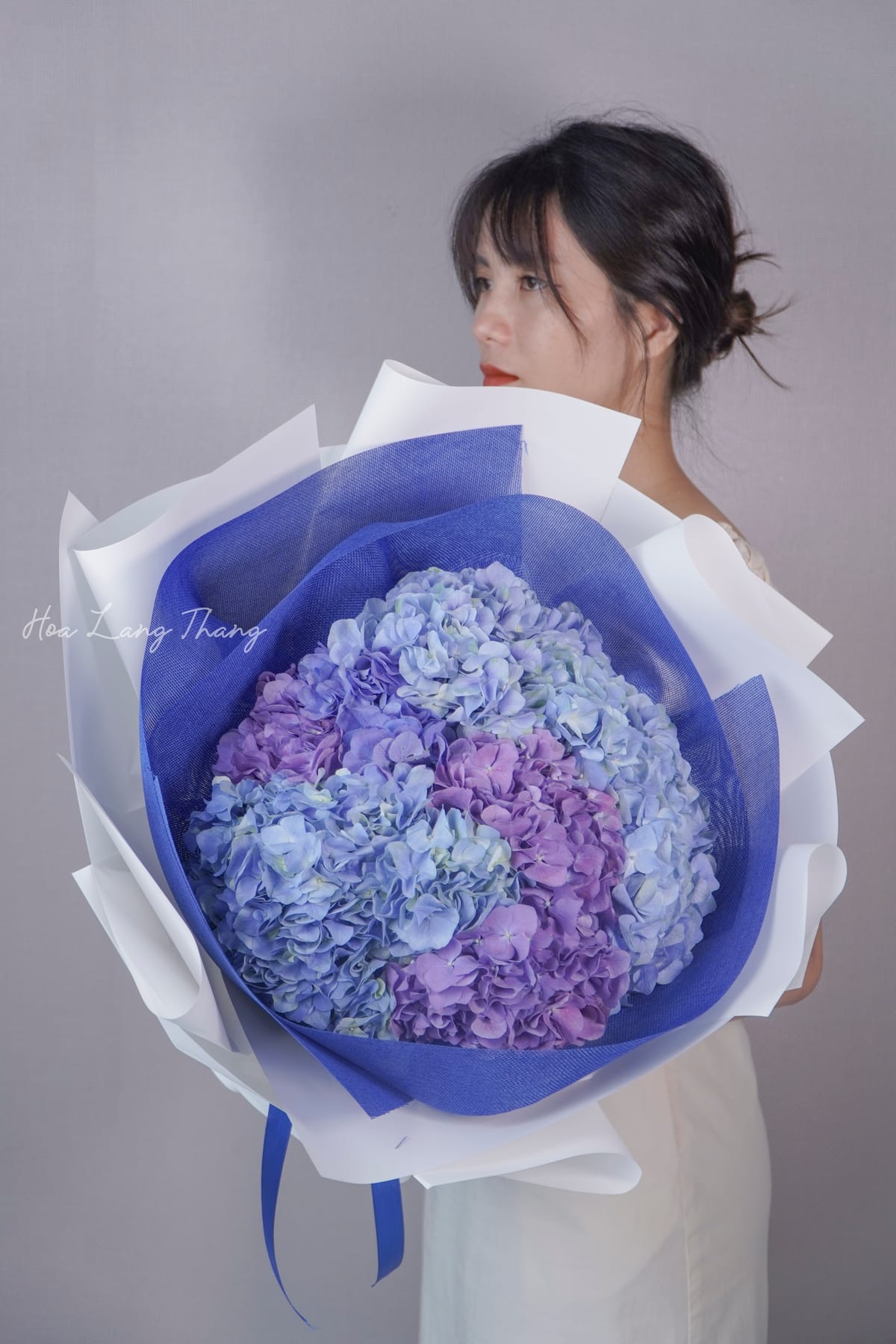 Serena Bloom - lang hoa khai truong nha hang | Hoa Lang Thang